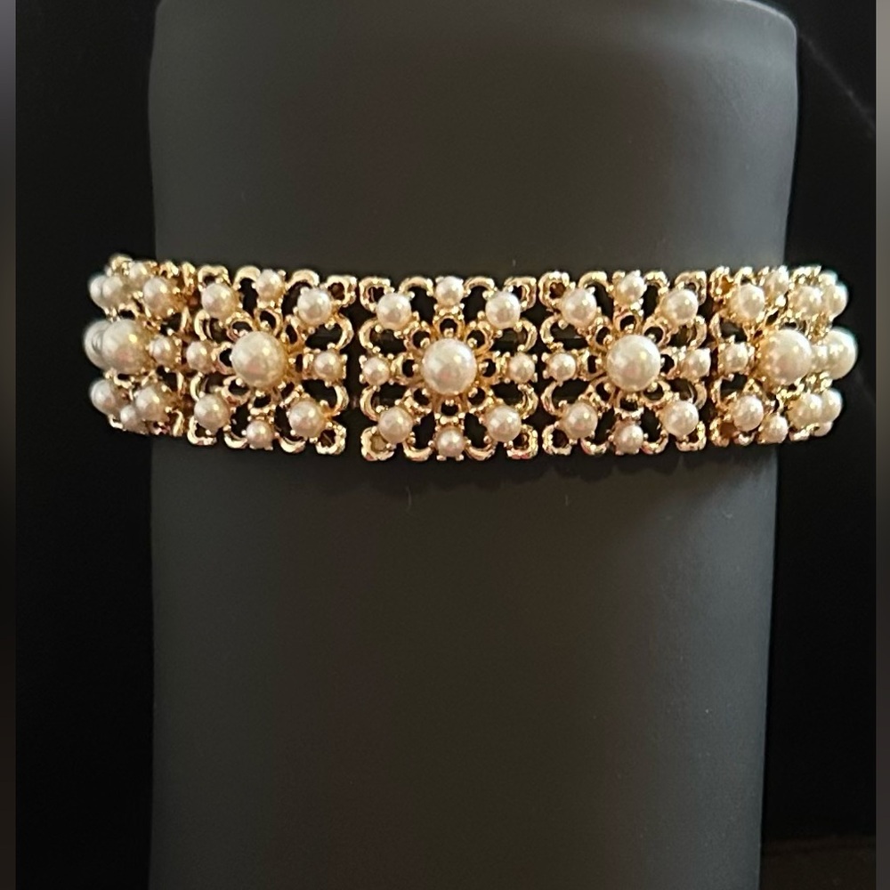Fine Jewelry by Macy's Pearl Bracelet one size stretches.